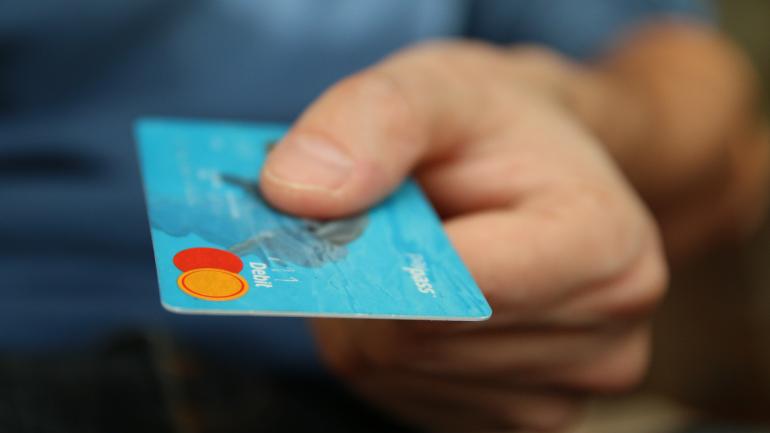 SBI, ICICI, Axis आणि HDFC बँक ग्राहकांनी लक्ष द्या! एटीएम व्यवहार करण्यापूर्वी हे नियम जाणून घ्या..